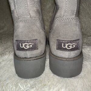 UGG Amie woman's classic slim short boots size 6